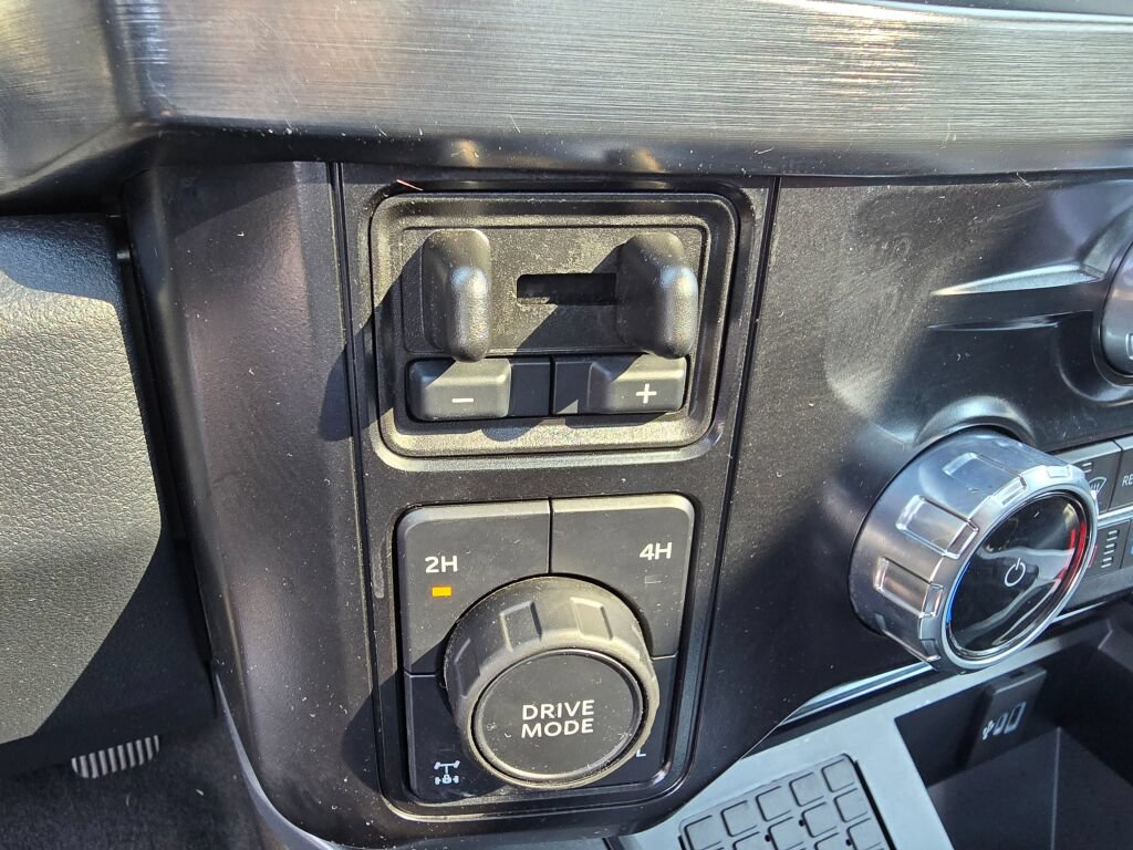 Certified 2025 Ford F350 Lariat w/ Lariat Ultimate Package AWD/4WD image 24
