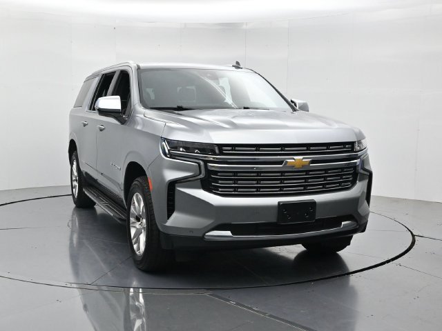 Used 2024 Chevrolet Suburban Premier AWD/4WD image 4