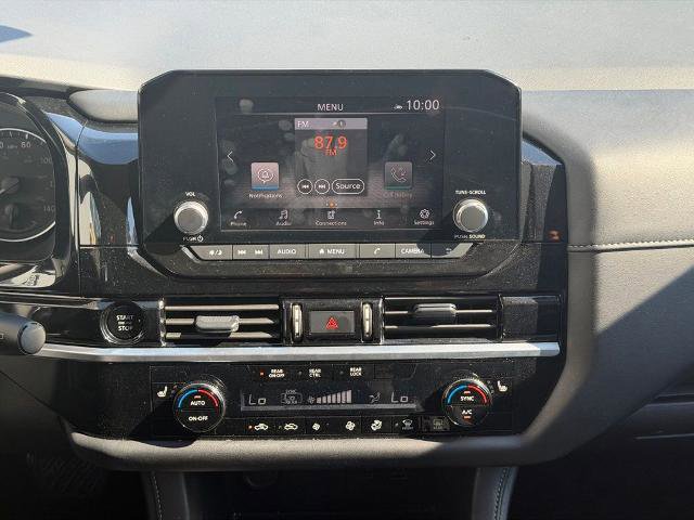 Used 2025 Nissan Pathfinder SV FWD image 21