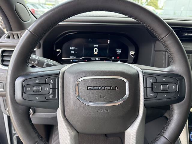 Used 2023 GMC Yukon Denali RWD image 11