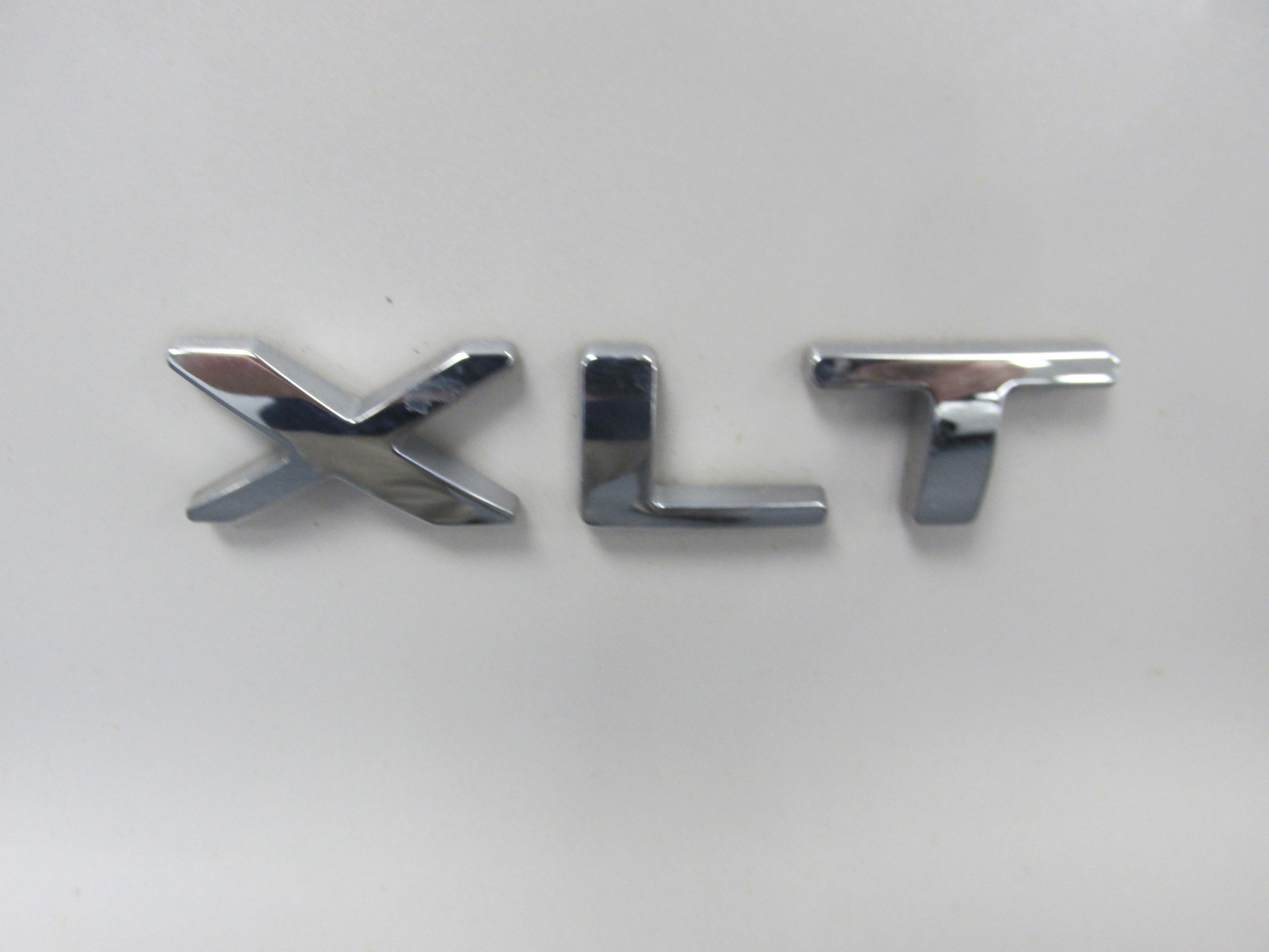 Certified 2018 Ford Explorer XLT w/ Equipment Group 202A image 19