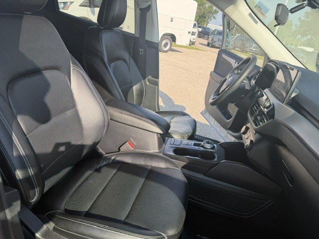 Certified 2022 Ford Escape SEL AWD/4WD image 36