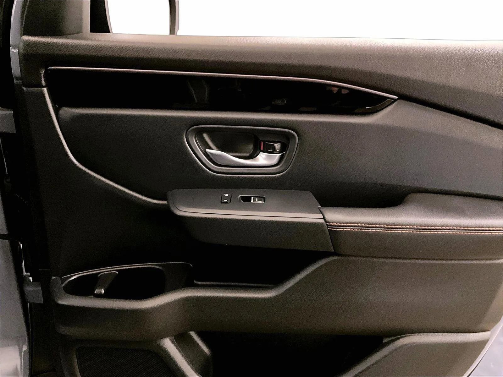 Used 2025 Honda Pilot TrailSport image 23