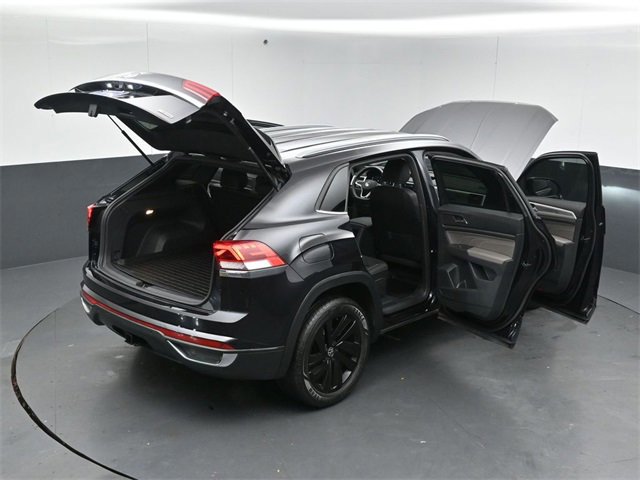 Used 2022 Volkswagen Atlas Cross Sport SE w/ Black Wheel Package image 49