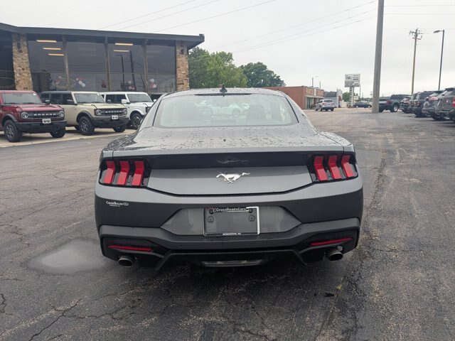 Certified 2024 Ford Mustang Coupe RWD image 9