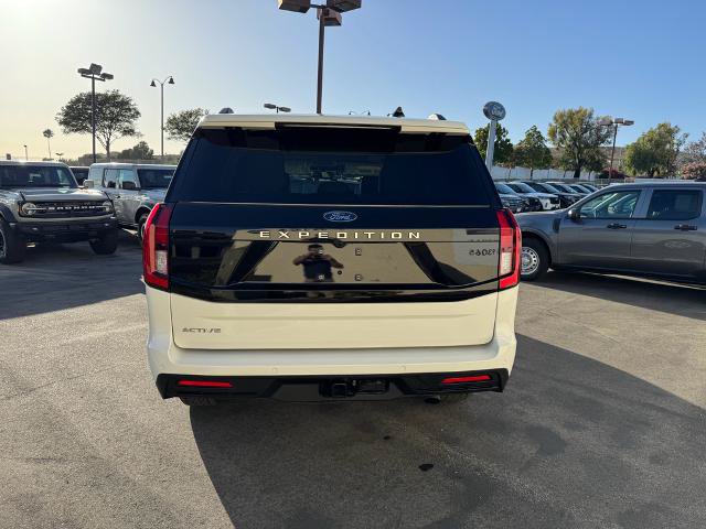 Certified 2025 Ford Expedition Active AWD/4WD image 4