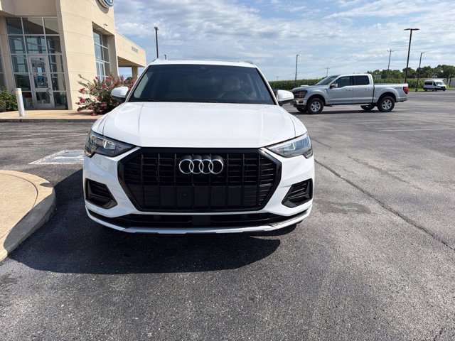 Used 2020 Audi Q3 2.0T Premium w/ Convenience Package AWD/4WD image 2