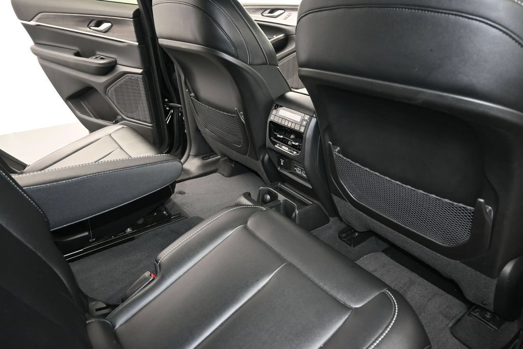 Used 2023 Jeep Grand Cherokee L Limited AWD/4WD image 12