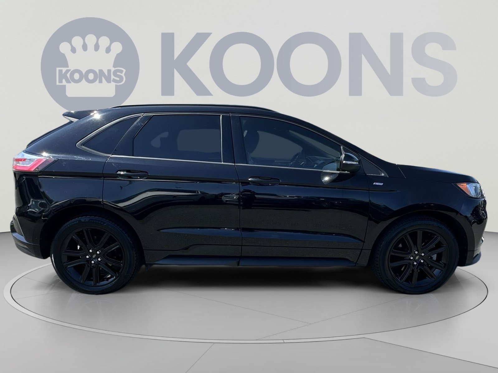 Certified 2020 Ford Edge ST-Line w/ Cold Weather Package AWD/4WD image 12
