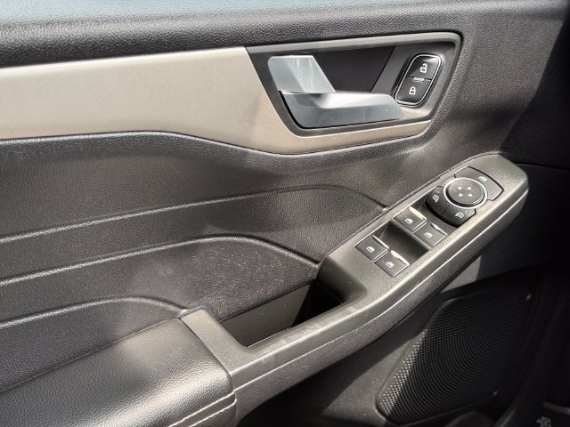 Certified 2021 Ford Escape SE w/ Cold Weather Package FWD image 32
