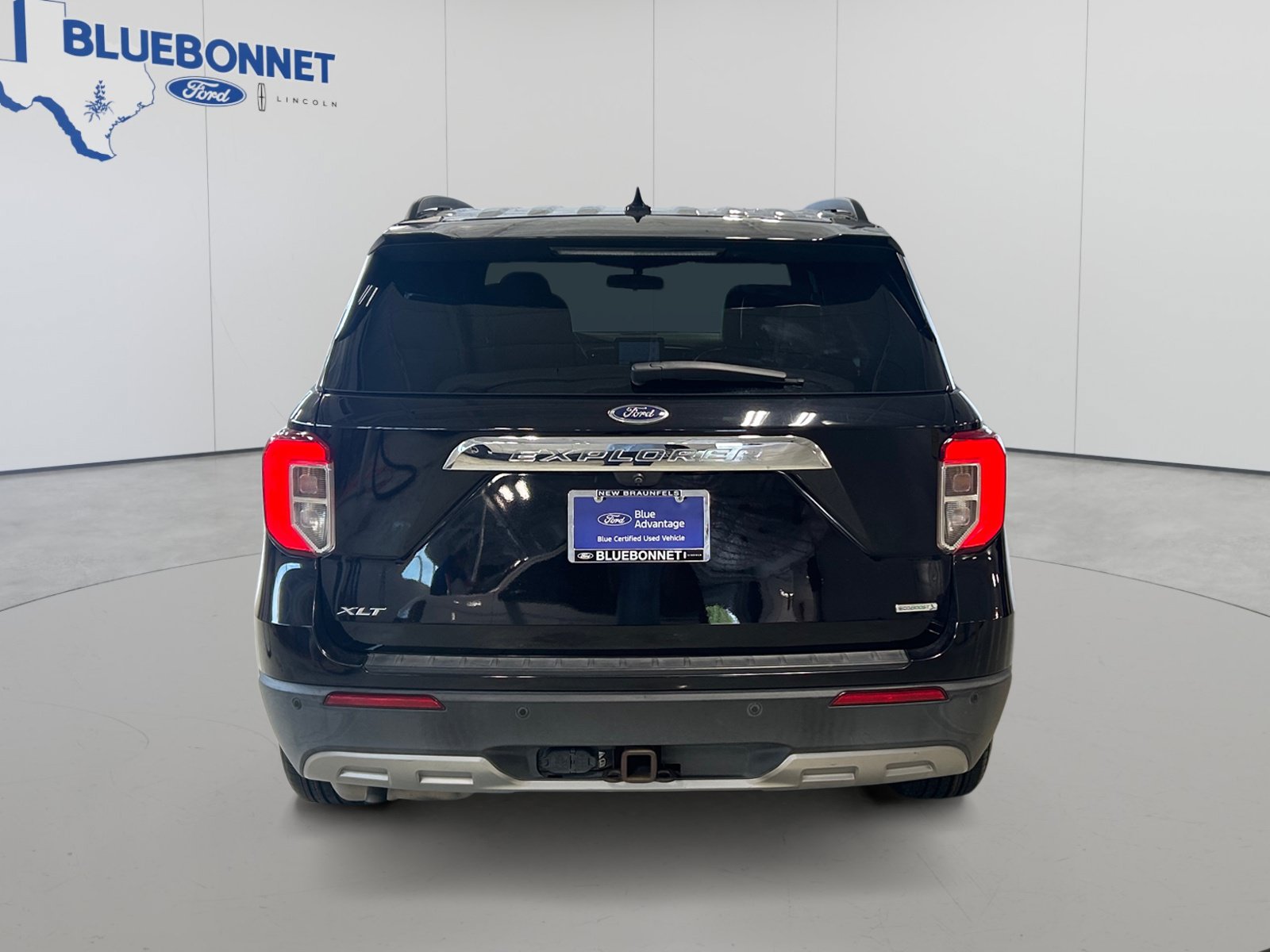Certified 2020 Ford Explorer XLT w/ Equipment Group 202A RWD image 6