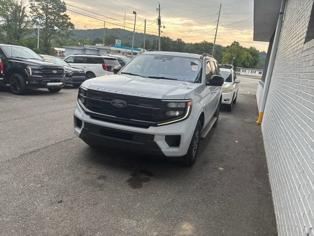 Certified 2025 Ford Expedition Active RWD image 10