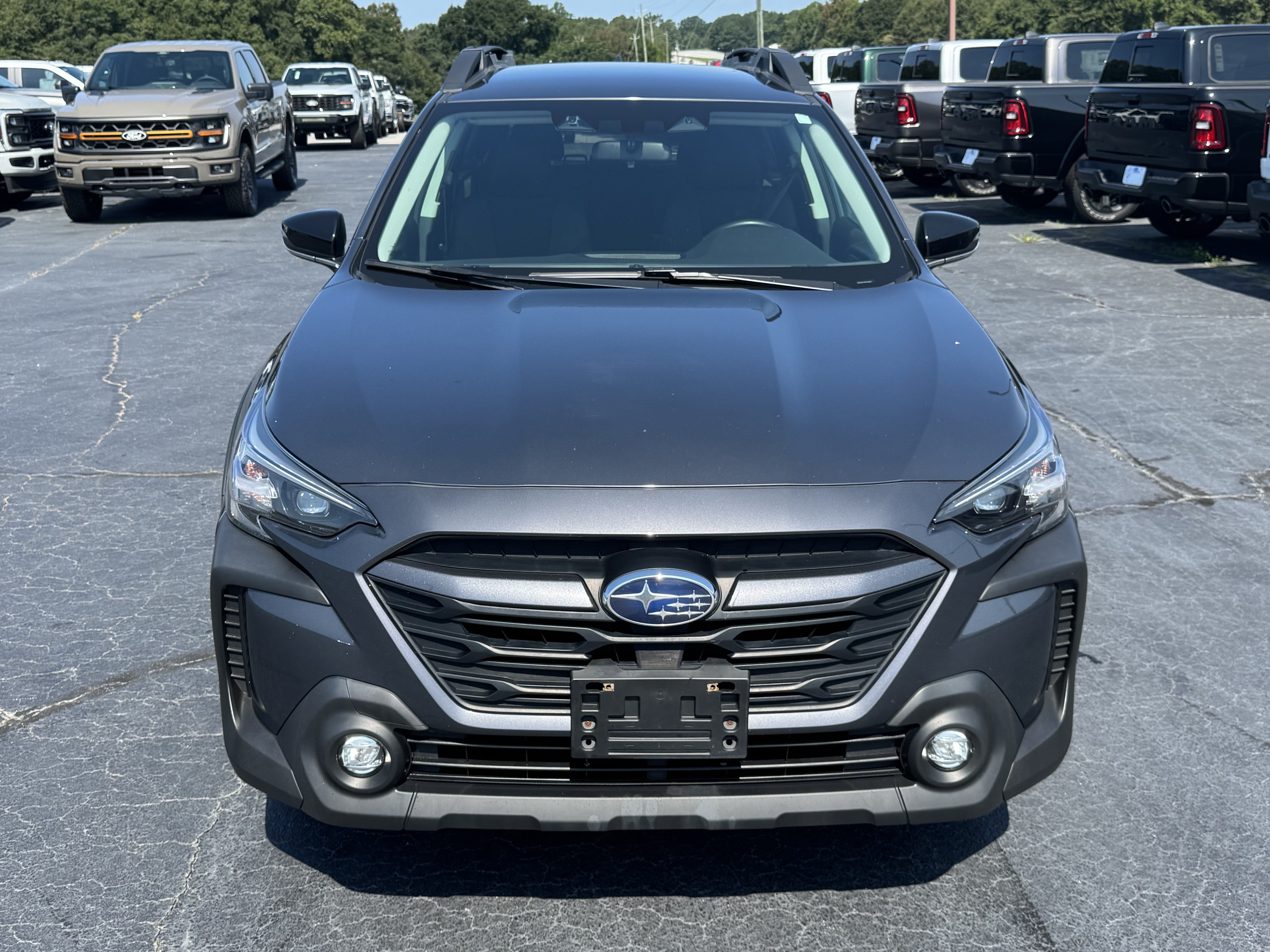 Used 2023 Subaru Outback Premium AWD/4WD image 3