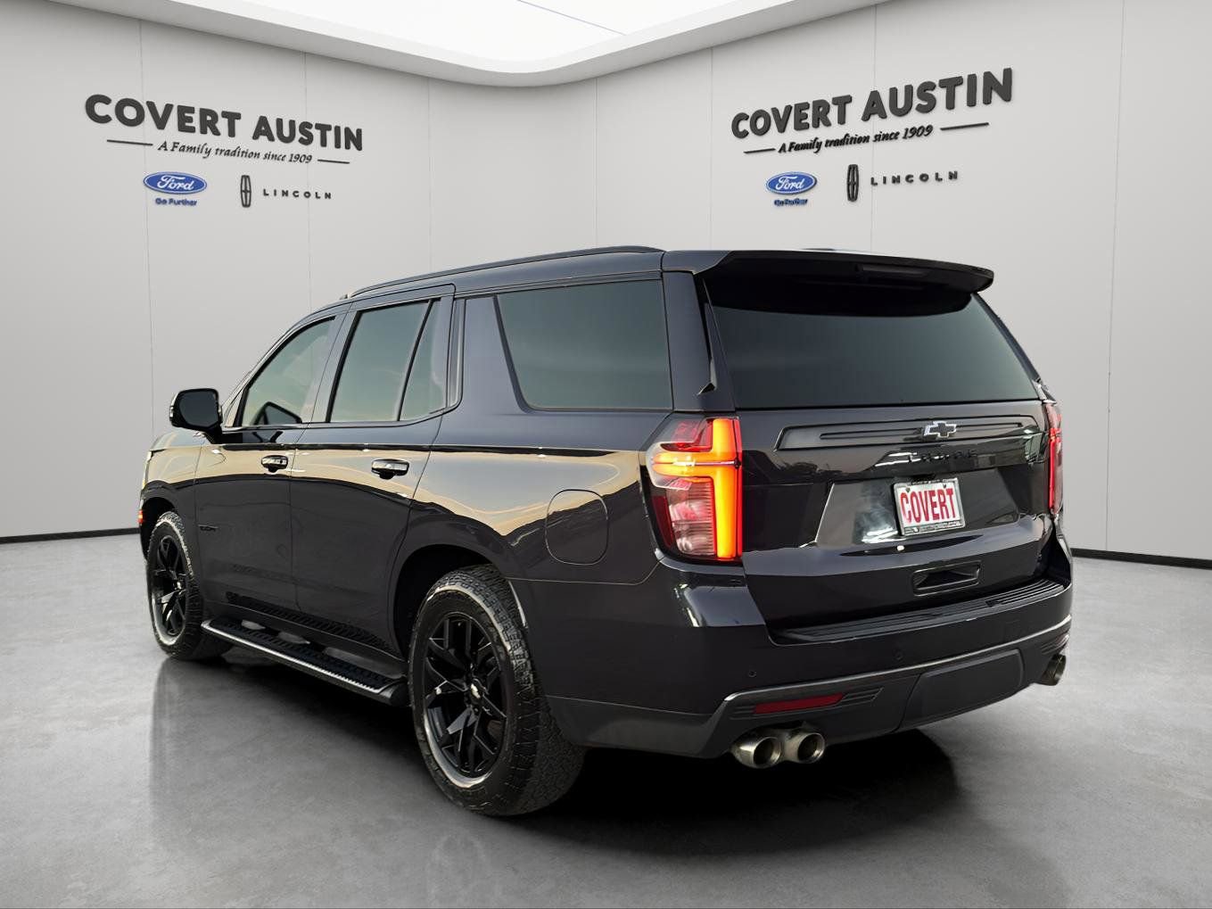 Used 2022 Chevrolet Tahoe Z71 w/ Z71 Off-Road Package image 3
