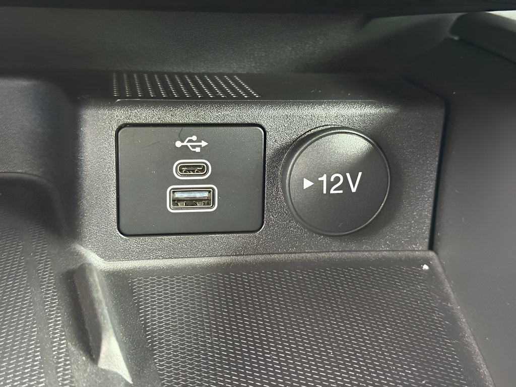 Certified 2025 Ford Escape ST-Line Elite w/ Premium Technology Package AWD/4WD image 17