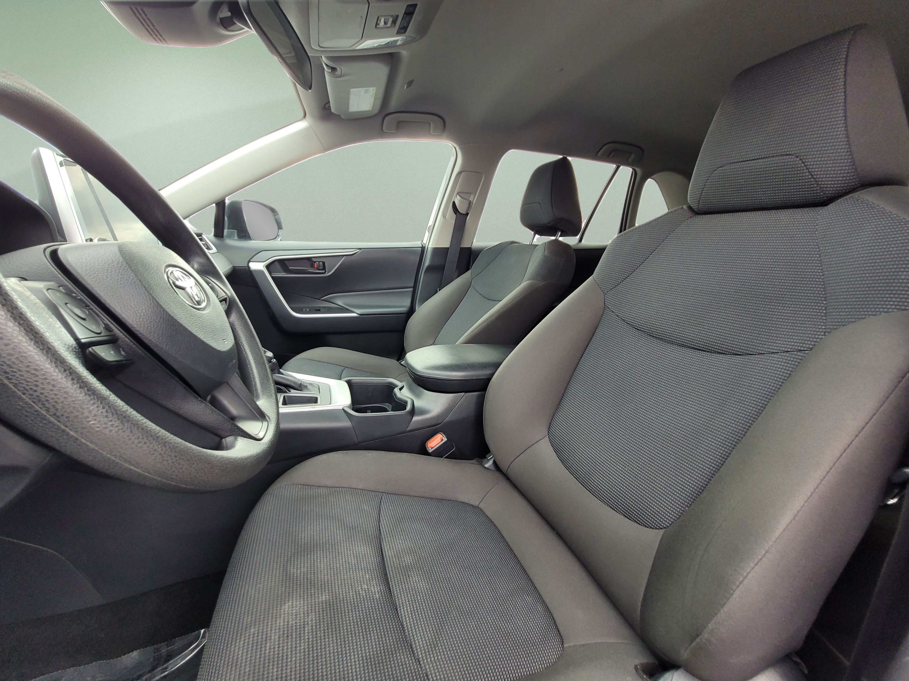 Used 2025 Toyota RAV4 LE FWD image 28