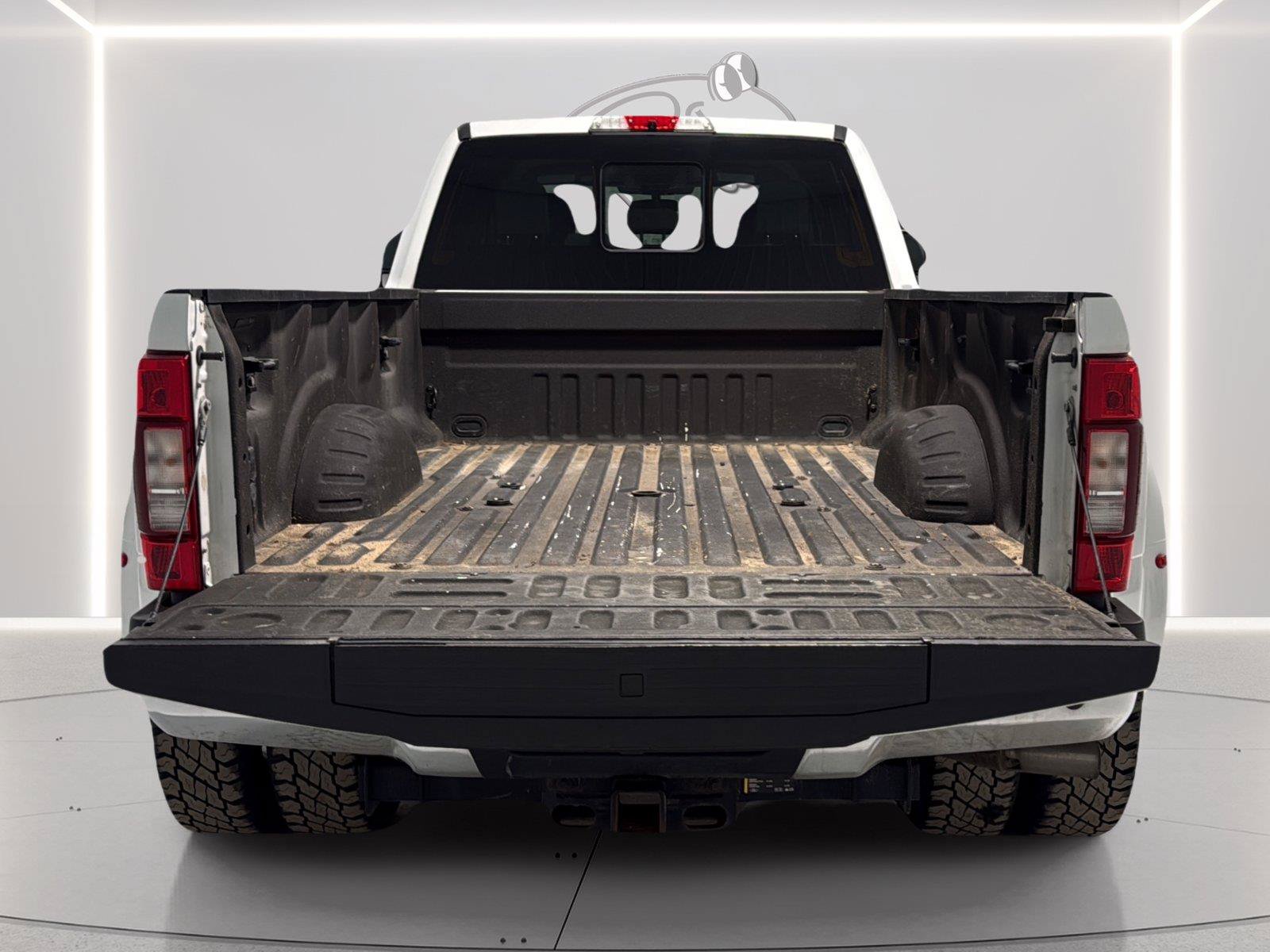 Certified 2022 Ford F350 XLT w/ XLT Premium Package AWD/4WD image 11