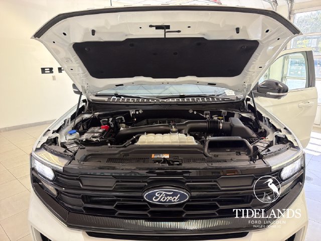 Certified 2025 Ford Expedition Active AWD/4WD image 28