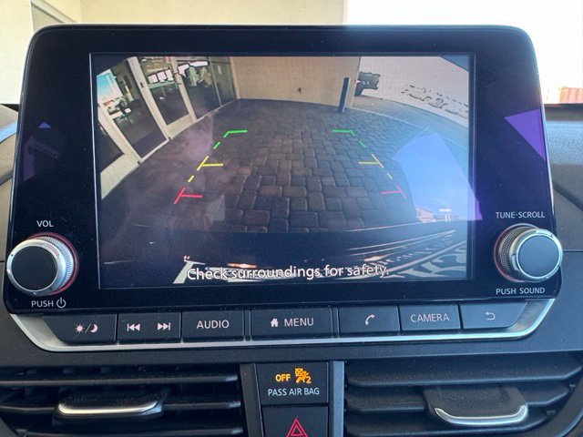 Used 2025 Nissan Altima 2.5 SV FWD image 19