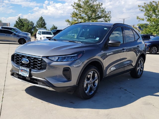 Certified 2025 Ford Escape ST-Line AWD/4WD image 4