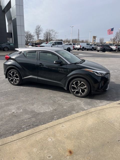 Used 2020 Toyota C-HR XLE image 5