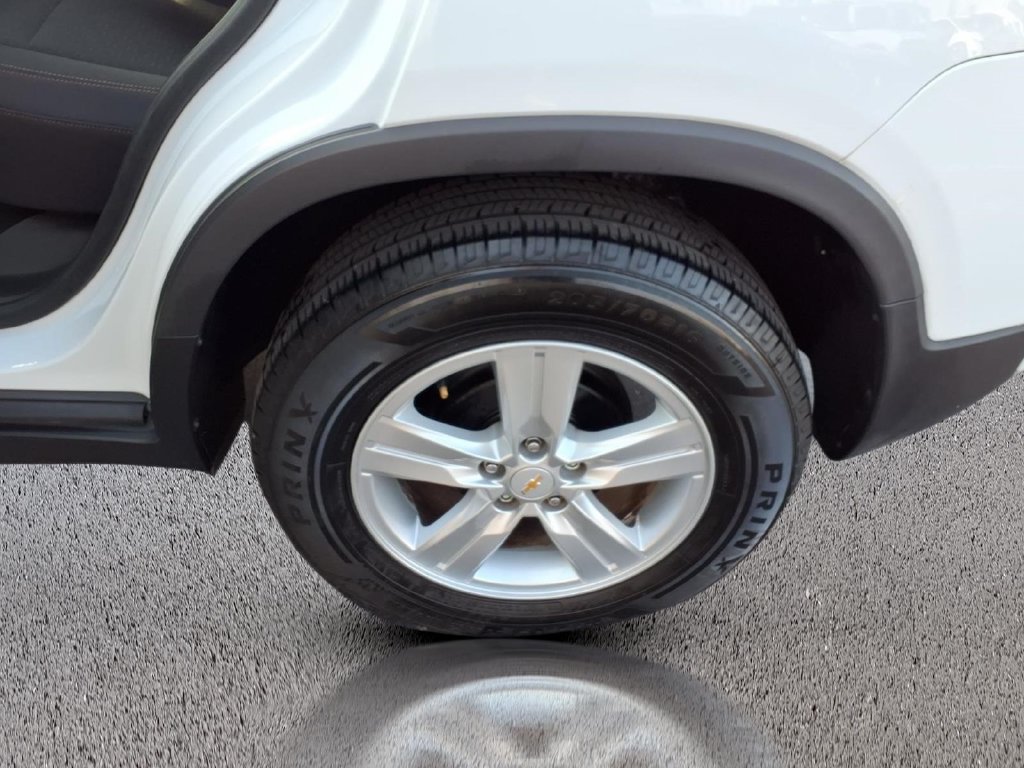 Used 2020 Chevrolet Trax LS FWD image 32