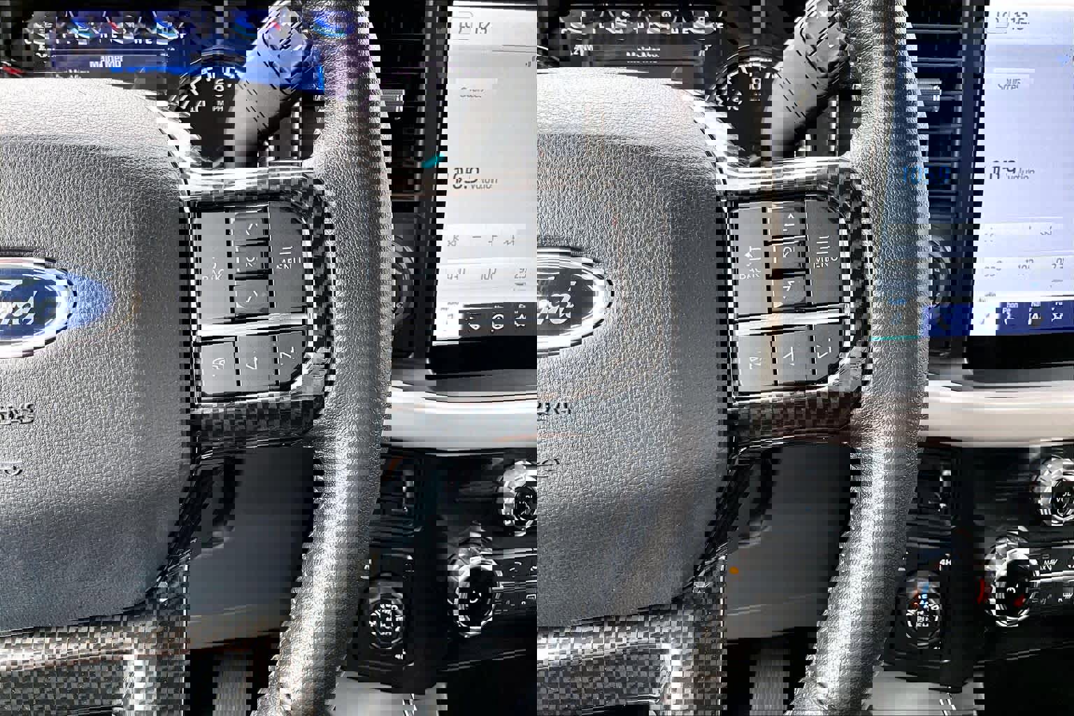 Certified 2022 Ford F150 XLT w/ Equipment Group 302A High image 25