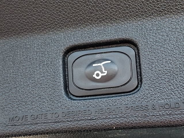 Certified 2018 Ford Explorer XLT w/ Equipment Group 202A AWD/4WD image 35