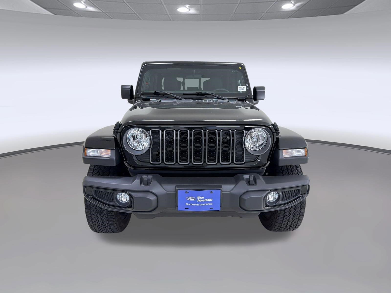Used 2025 Jeep Gladiator Sport AWD/4WD image 8