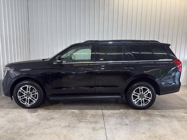 Certified 2025 Ford Expedition Active AWD/4WD image 8