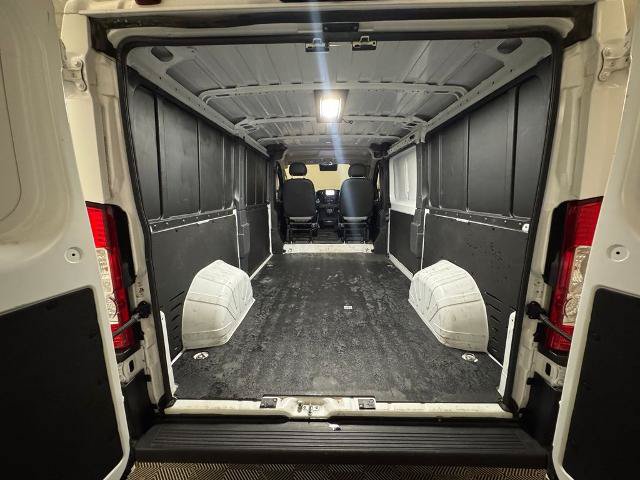 Used 2025 RAM ProMaster 2500 w/ Convenience Group FWD image 31