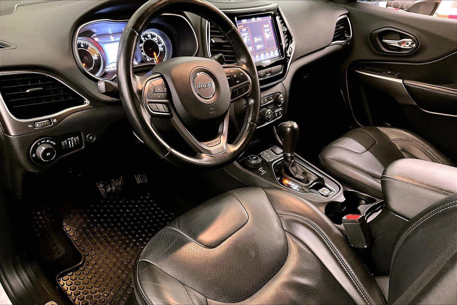 Used 2019 Jeep Cherokee Limited image 12