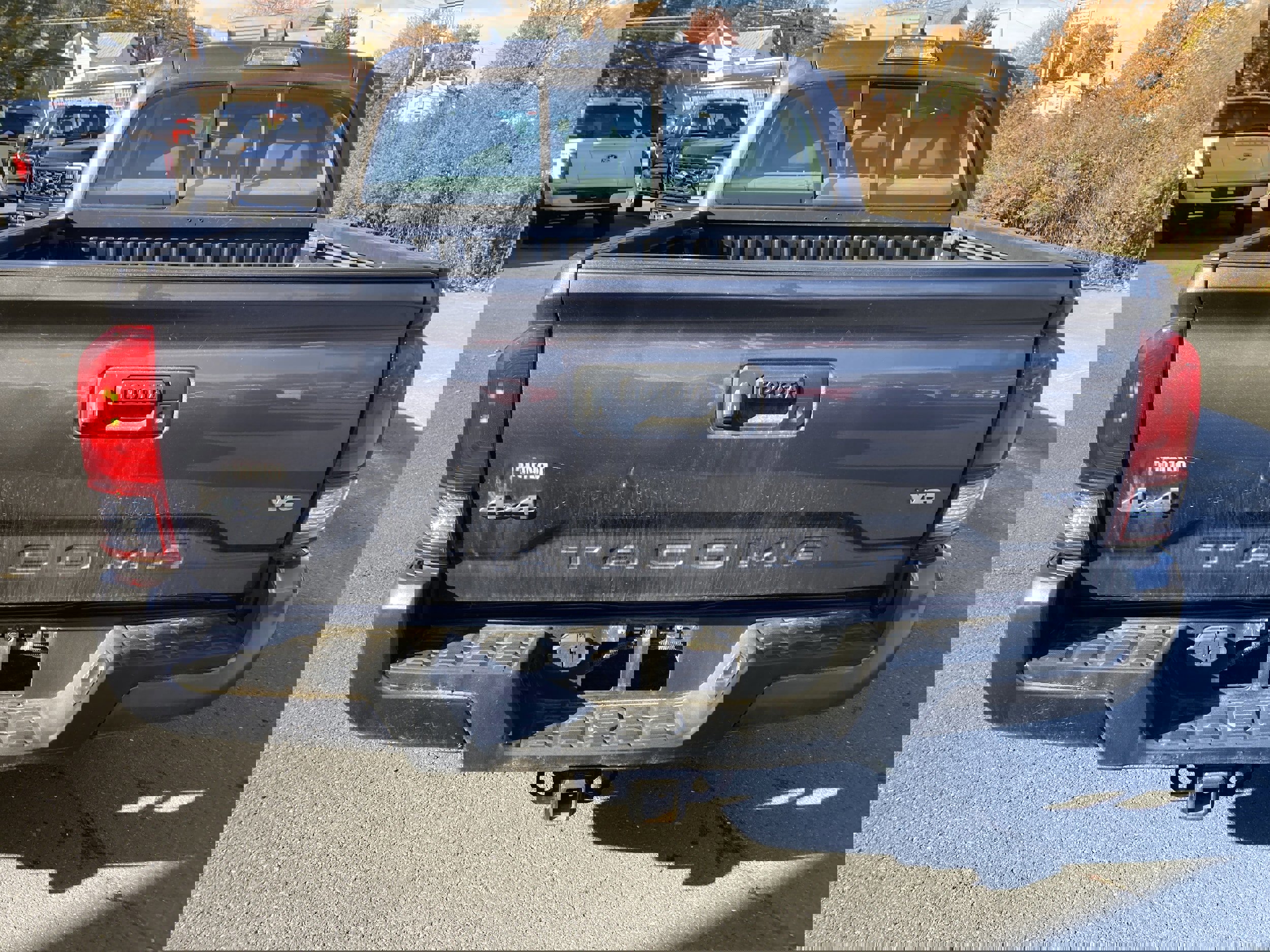 Used 2018 Toyota Tacoma SR5 image 4