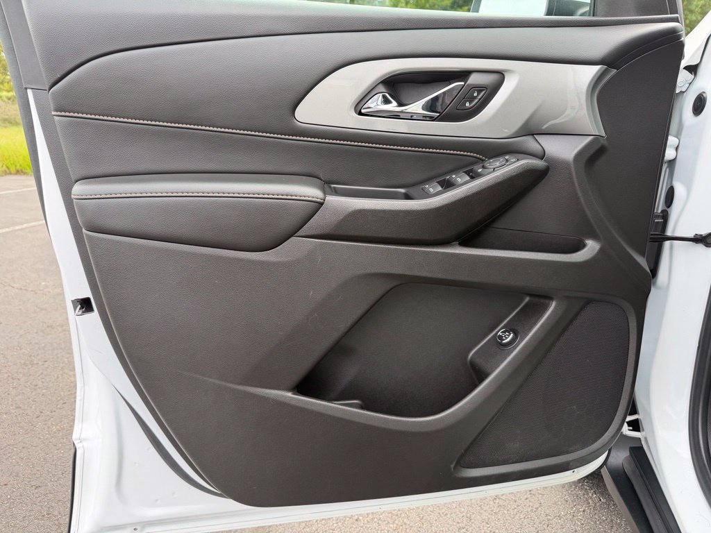 Used 2021 Chevrolet Traverse LT FWD image 23