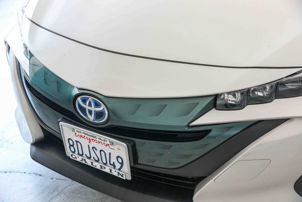 Used 2017 Toyota Prius Prime Premium w/ Carpet Mat Package FWD image 10