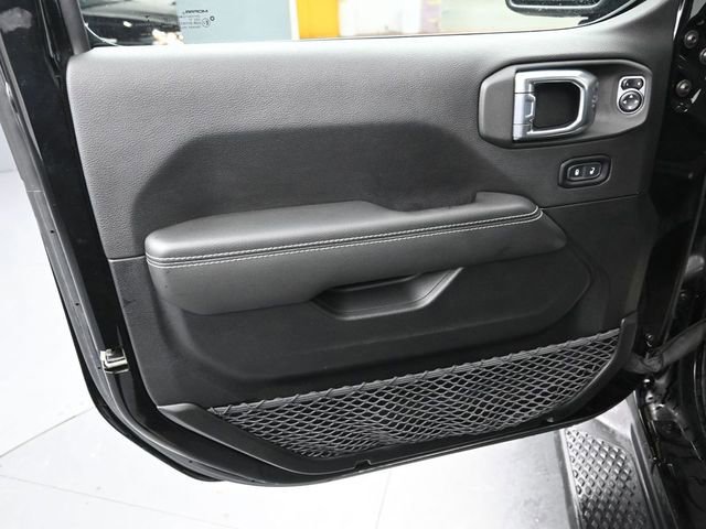 Used 2021 Jeep Gladiator Overland w/ Cold Weather Group image 39