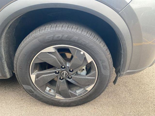 Used 2025 Nissan Rogue SV AWD/4WD image 6