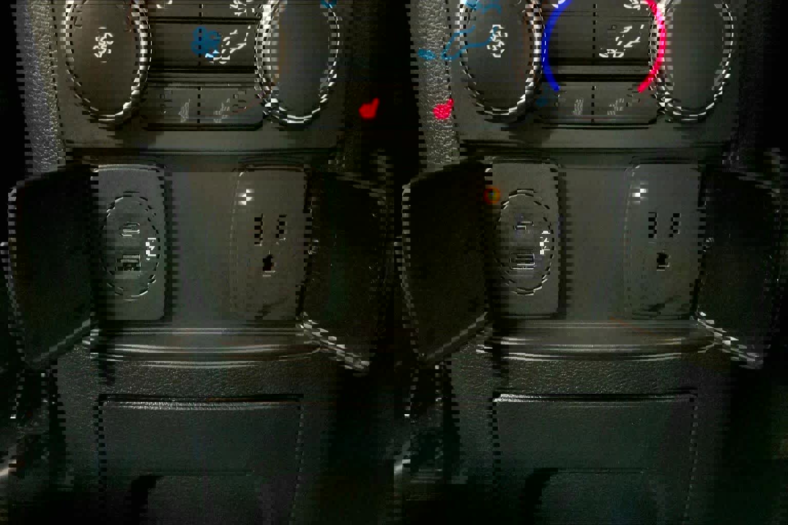 Certified 2022 Ford Explorer Limited w/ Equipment Group 301A image 31