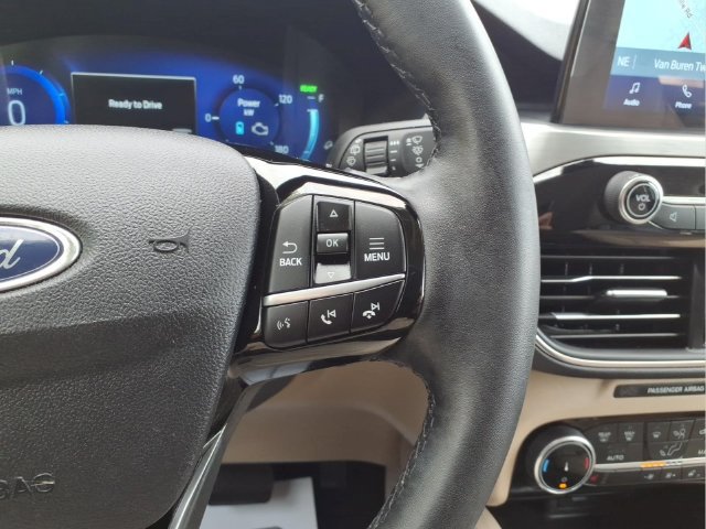 Certified 2022 Ford Escape Titanium FWD image 15
