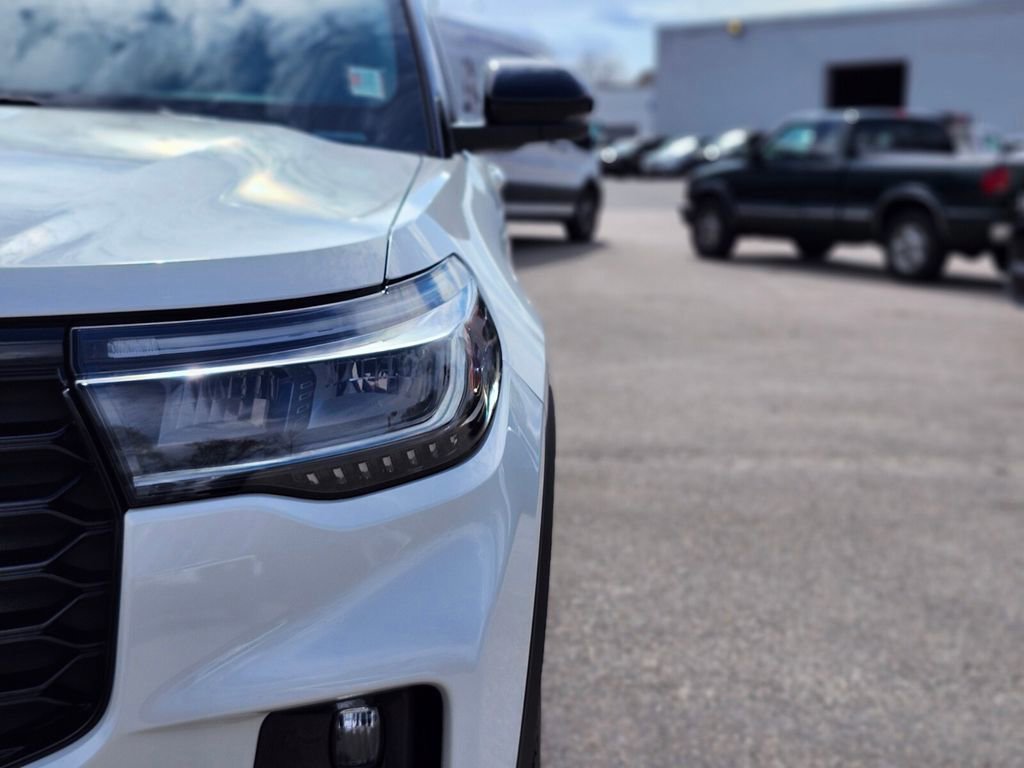 Certified 2025 Ford Explorer ST image 10