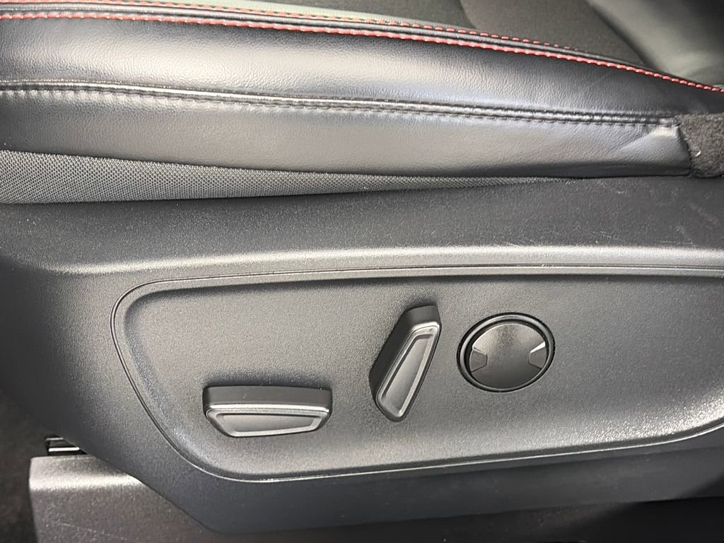 Certified 2025 Ford Escape ST-Line Select AWD/4WD image 26