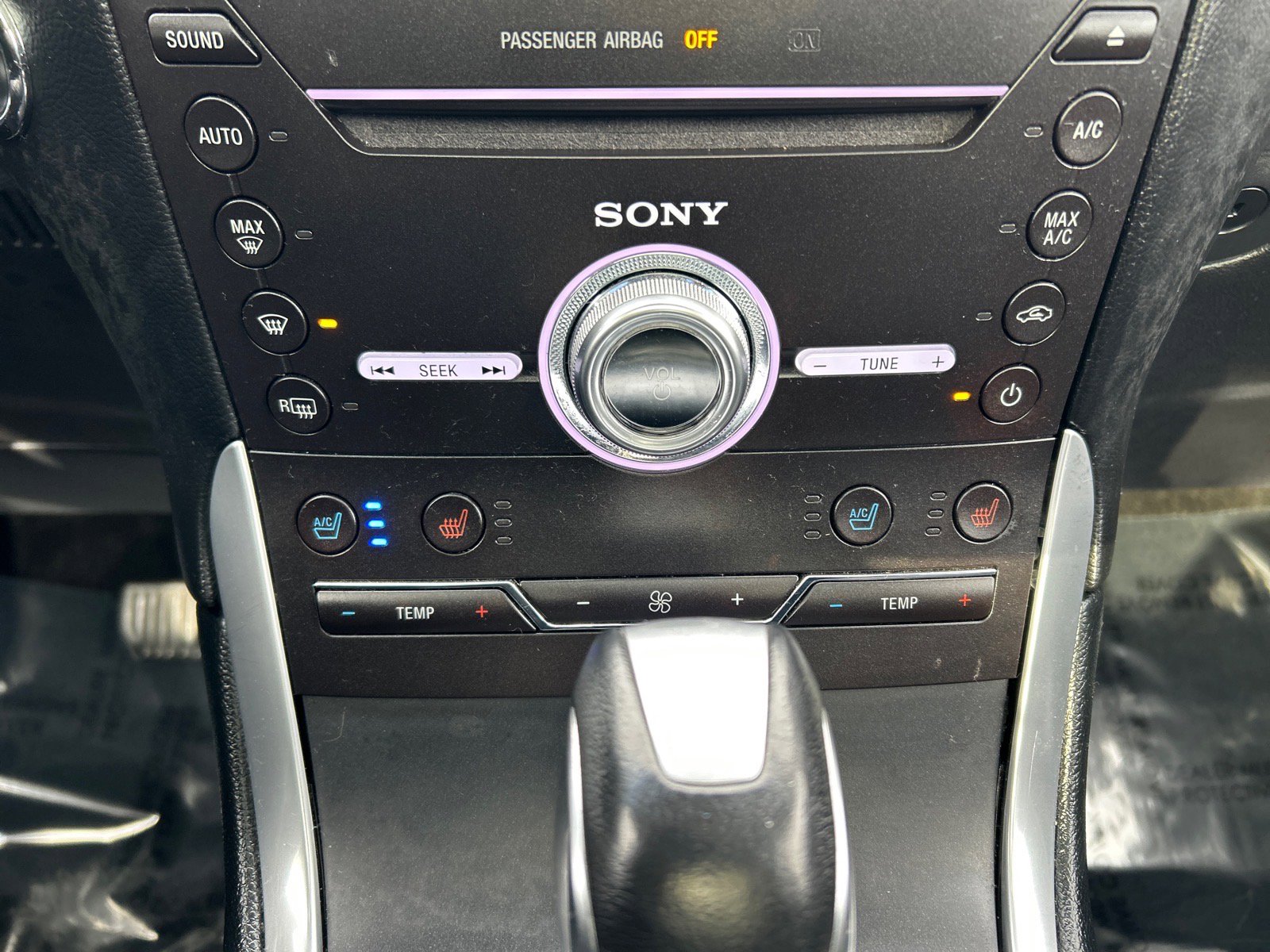 Certified 2018 Ford Edge Titanium w/ Equipment Group 301A image 30