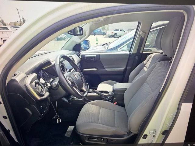 Used 2023 Toyota Tacoma SR5 w/ Technology Package AWD/4WD image 4