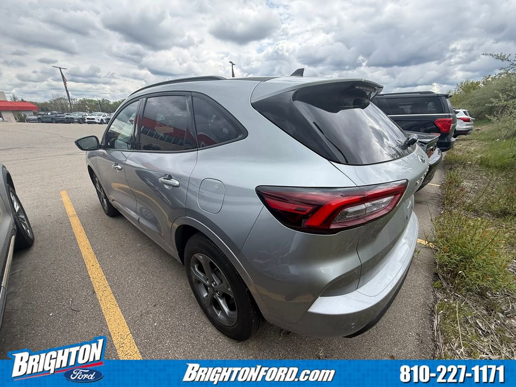 Certified 2024 Ford Escape ST-Line w/ Tech Pack #1 AWD/4WD image 5