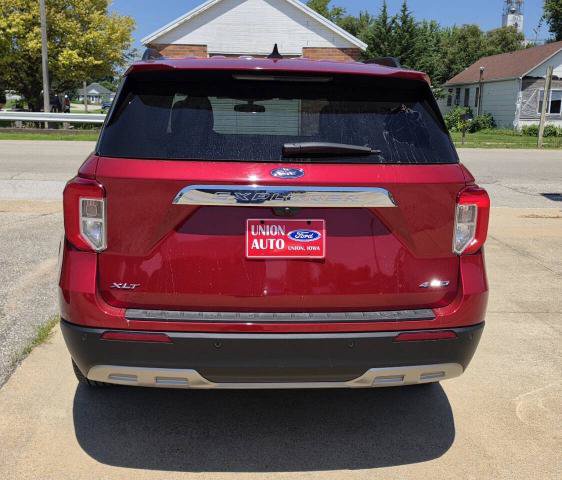 Certified 2024 Ford Explorer XLT w/ Equipment Group 202A AWD/4WD image 7