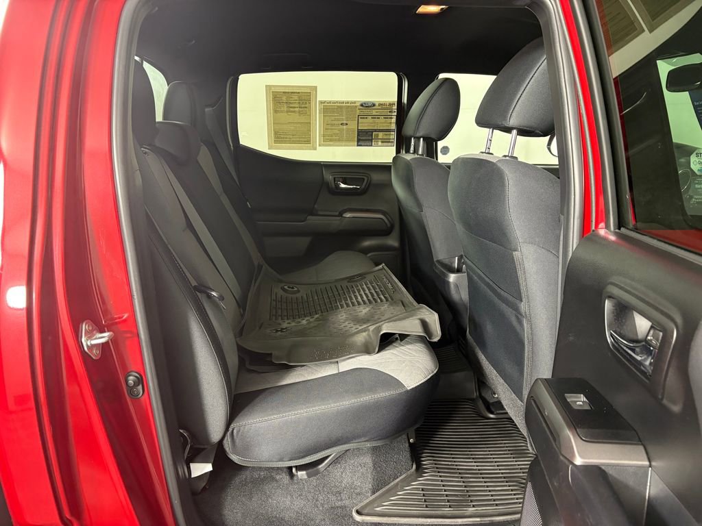 Used 2023 Toyota Tacoma TRD Off-Road w/ Technology Package AWD/4WD image 33