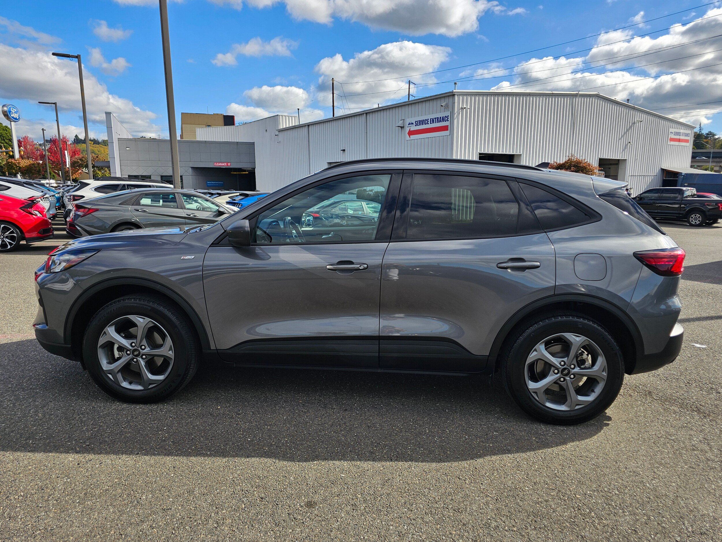 Certified 2025 Ford Escape ST-Line AWD/4WD image 8