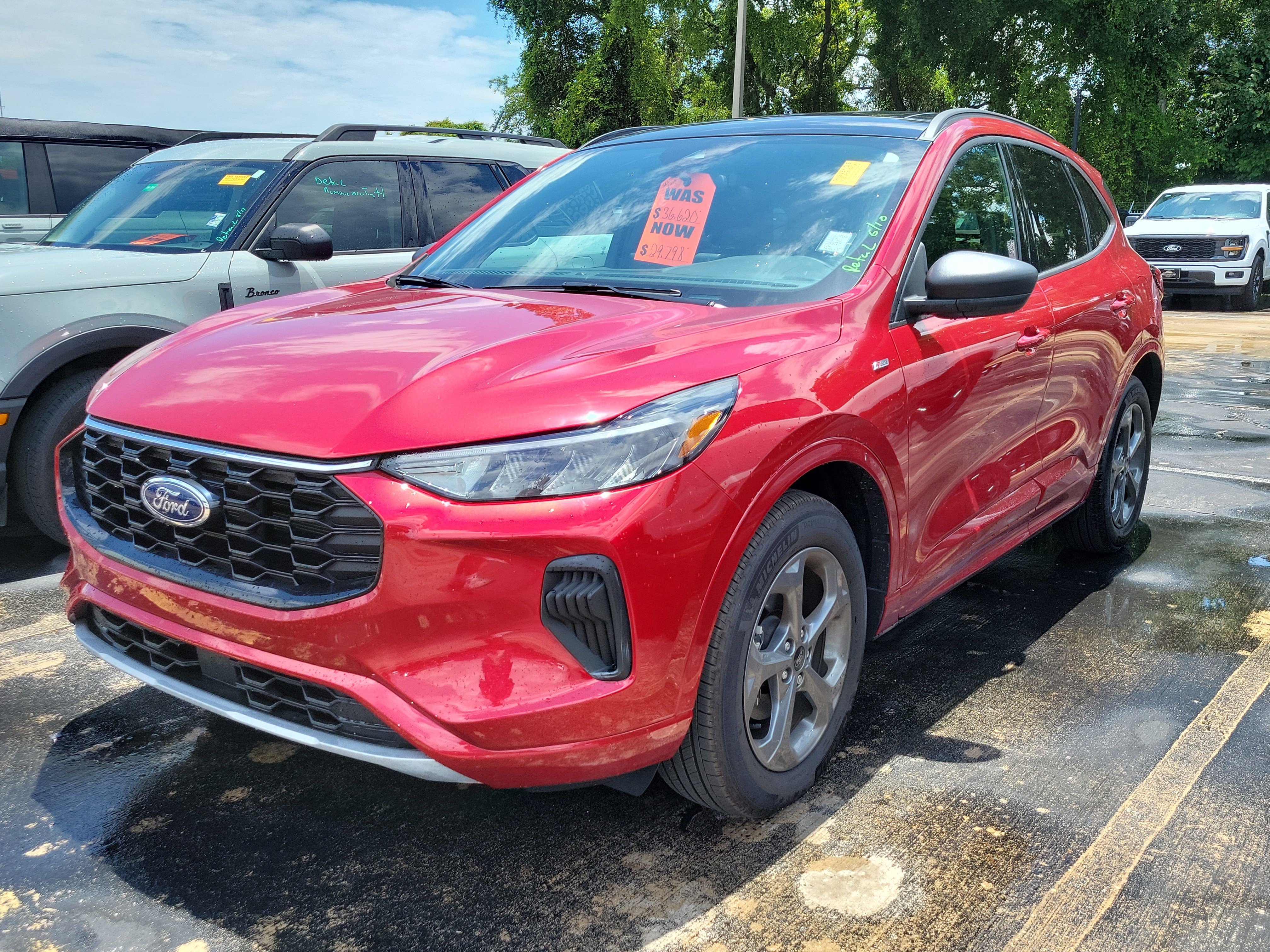 Certified 2024 Ford Escape ST-Line w/ Tech Pack #1 AWD/4WD image 3