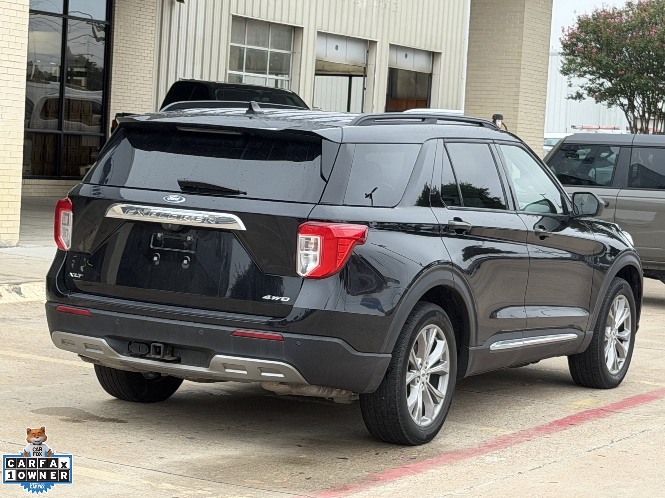 Certified 2023 Ford Explorer XLT w/ Equipment Group 202A AWD/4WD image 4