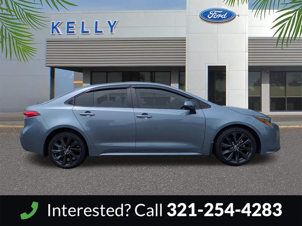 Used 2025 Toyota Corolla LE FWD image 5
